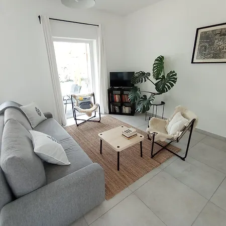 Apartment Wekerle 21 *